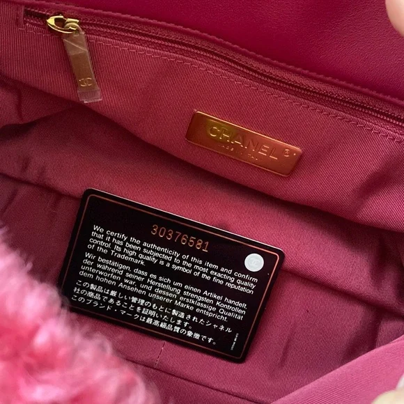 Chanel 19 Flap Bag Sherling Medium Pink - Picture 8 of 8